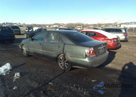 2005 Toyota Camry Xle z USA, uszkodzony, nr VIN 4T1BE30K85U049360